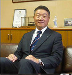 代表取締役社長　岡島　正幸